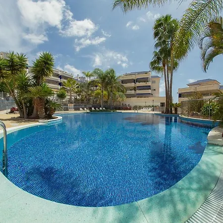 Residencia Playa Graciosa * ロスクリスティアーノス
